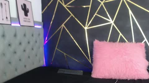 Snapshot of pau_torres_ chatting on 29, 4, 2026 paulina online show from 29, 4, 2026