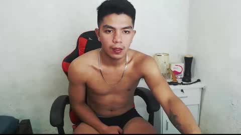 Snapshot of paul968323 chatting on 26, 4, 2026 MrBigPaul online show from 26, 4, 2026