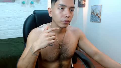 Snapshot of paul_cros chatting on 1, 6, 2026 paul_cros online show from 1, 6, 2026