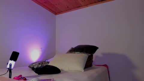 Paula perez - online show from 20, 1, 2025