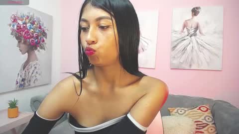 Snapshot of paula_rendon chatting on 18, 11, 2025 Pau online show from 18, 11, 2025