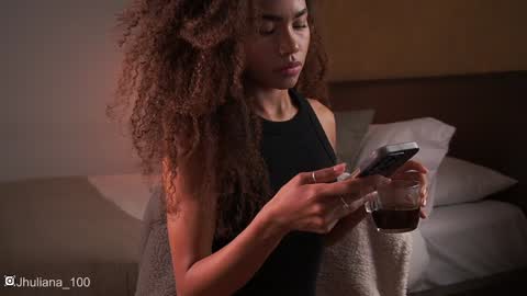 Snapshot of paulacora100 chatting on 5, 2, 2025 Paula online show from 5, 2, 2025