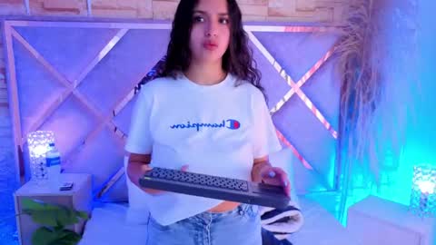 Snapshot of paulette_dupont_ chatting on 8, 6, 2026 paulette_dupont_ online show from 8, 6, 2026