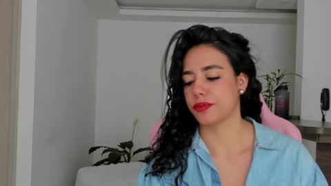 Snapshot of paulina_dossantos chatting on 10, 3, 2025 paulina online show from 10, 3, 2025