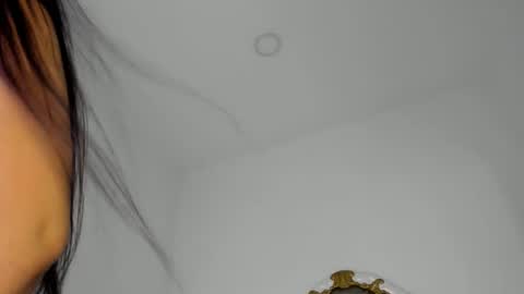 paulina lux online show from 5, 3, 2026