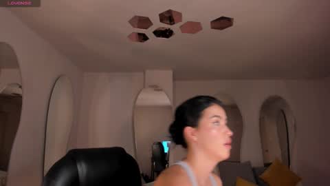 Paulina Santos  online show from 2, 11, 2025