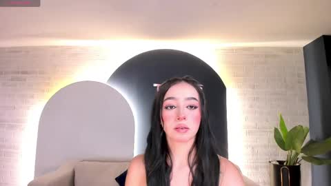 Snapshot of paulinesanz chatting on 5, 6, 2026 Pauline Sanz online show from 5, 6, 2026