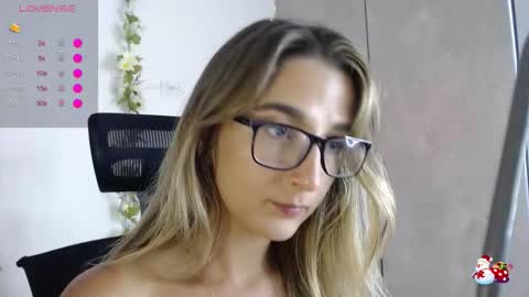 Snapshot of paulirose chatting on 9, 2, 2026 paulirose online show from 9, 2, 2026