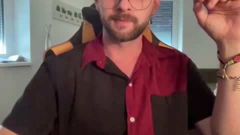 Snapshot of paulsimpsn chatting on 6, 10, 2025 love bush online show from 6, 10, 2025