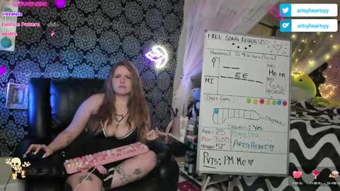 ArtsyHeartsyy online show from 10, 12, 2024