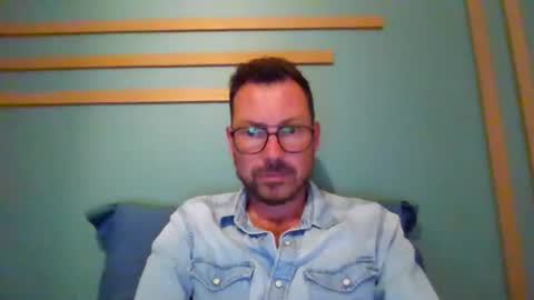 Snapshot of pchittt chatting on 9, 6, 2026 pchittt online show from 9, 6, 2026