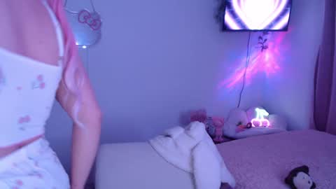 Snapshot of peacherry_ chatting on 1, 2, 2025 peacherry_ online show from 1, 2, 2025