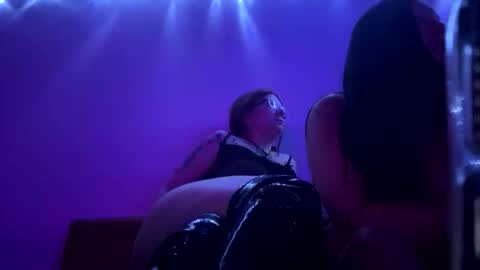 Snapshot of peachesandcream01 chatting on 4, 12, 2025 peachesandcream01 online show from 4, 12, 2025