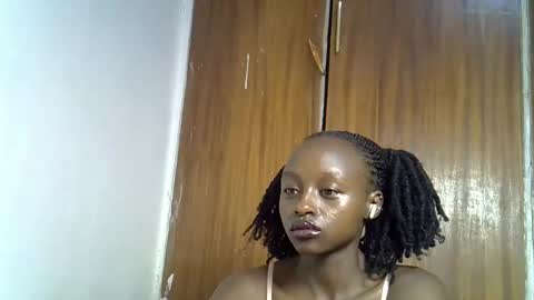 Snapshot of peachy_ebony chatting on 26, 10, 2025 peachy_ebony online show from 26, 10, 2025
