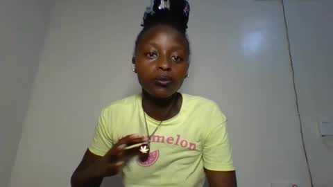 Snapshot of peachy_ebony chatting on 11, 11, 2025 peachy_ebony online show from 11, 11, 2025