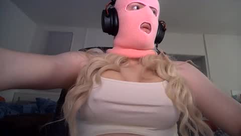 Snapshot of peachydemi chatting on 8, 6, 2026 peachydemi online show from 8, 6, 2026