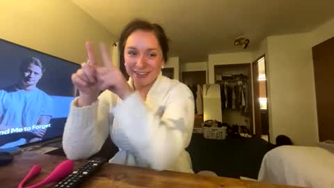 Snapshot of peachyxobsession chatting on 1, 2, 2026 PeachyObsession online show from 1, 2, 2026