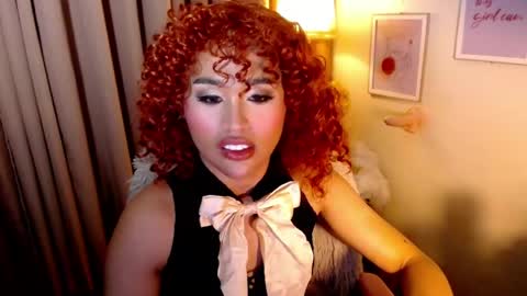 Snapshot of peakaboo_xx chatting on 1, 5, 2026 Angel Creamdensada online show from 1, 5, 2026