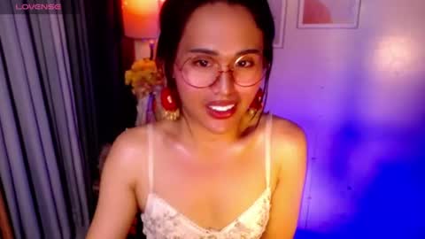Snapshot of peakaboo_xx chatting on 4, 8, 2026 Angel Creamdensada online show from 4, 8, 2026