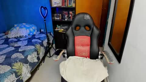 Snapshot of peanut_tangerine chatting on 2, 10, 2025 Tangerine Penaut online show from 2, 10, 2025