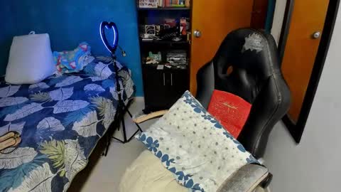 Snapshot of peanut_tangerine chatting on 17, 10, 2025 Tangerine Penaut online show from 17, 10, 2025