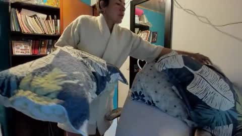 Snapshot of peanut_tangerine chatting on 9, 11, 2025 Tangerine Penaut online show from 9, 11, 2025