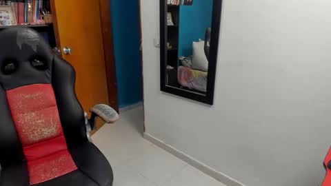 Snapshot of peanut_tangerine chatting on 16, 12, 2025 Tangerine Penaut online show from 16, 12, 2025