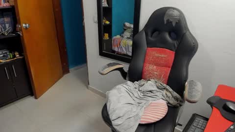 Snapshot of peanut_tangerine chatting on 18, 12, 2025 Tangerine Penaut online show from 18, 12, 2025