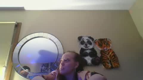 Snapshot of pearlysapphire chatting on 28, 10, 2025 pearlysapphire online show from 28, 10, 2025