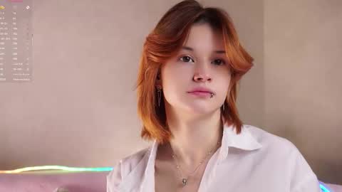 Snapshot of pebee chatting on 19, 10, 2025 Lily online show from 19, 10, 2025