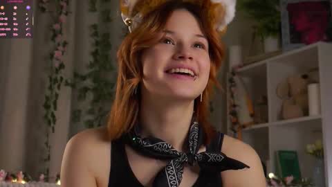 Snapshot of pebee chatting on 15, 11, 2025 Lily online show from 15, 11, 2025