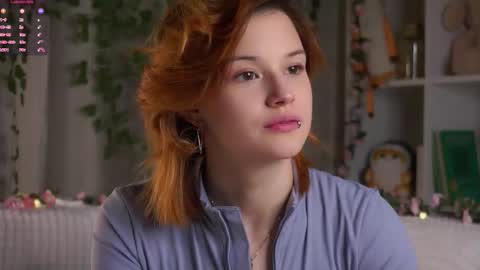 Snapshot of pebee chatting on 16, 11, 2025 Lily online show from 16, 11, 2025