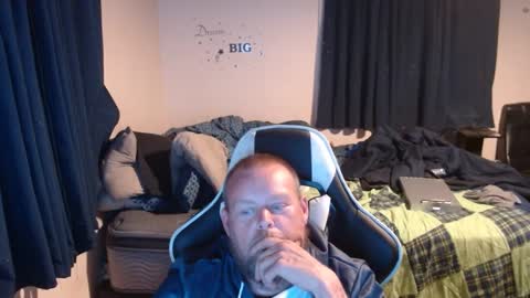 pecker40 online show from 8, 1, 2025