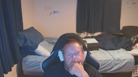 pecker40 online show from 4, 3, 2025