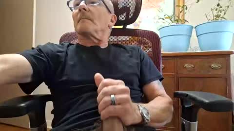 peepingmale online show from 6, 1, 2025