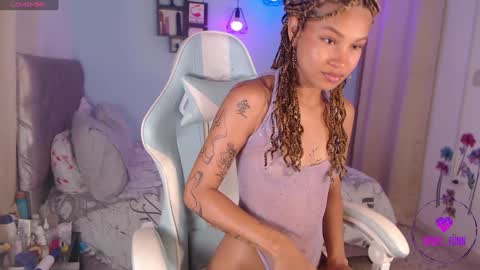 Snapshot of peggy_funn chatting on 27, 12, 2024 peggy-funn online show from 27, 12, 2024