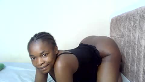 pengcaramell2 online show from 13, 4, 2026