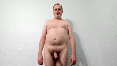 Snapshot of penis_dance chatting on 19, 11, 2025 Vincent Howard online show from 19, 11, 2025