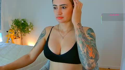 Hi Im Penelope  better vibrations  1111 online show from 15, 6, 2026