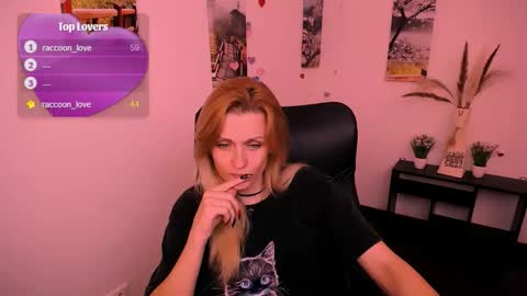 Mia online show from 19, 9, 2025