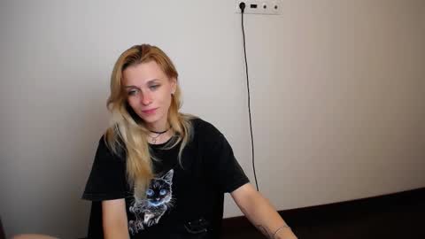 Mia online show from 21, 9, 2025