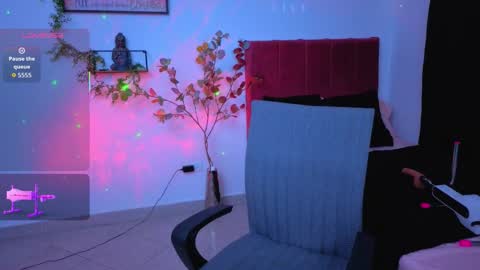 pequitasmedusa9 online show from 30, 11, 2025