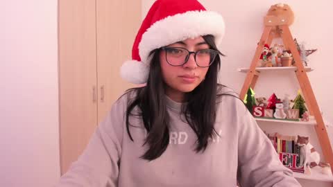 Sarah Ana Banana online show from 8, 12, 2024