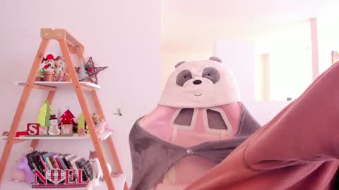 Sarah Ana Banana online show from 8, 1, 2025