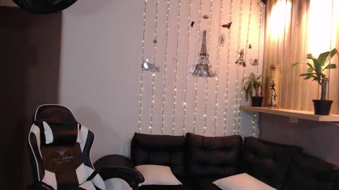 Snapshot of perla_st chatting on 17, 2, 2025 Perla online show from 17, 2, 2025