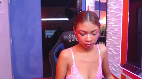 Snapshot of perla_st chatting on 28, 2, 2025 Perla online show from 28, 2, 2025