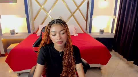 Snapshot of perla_st chatting on 1, 11, 2025 Perla online show from 1, 11, 2025