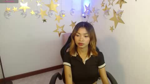 Snapshot of perla_st chatting on 27, 11, 2025 Perla online show from 27, 11, 2025