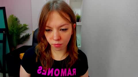 Snapshot of persinaky chatting on 21, 12, 2025 horror flying on the wings of the night.... online show from 21, 12, 2025