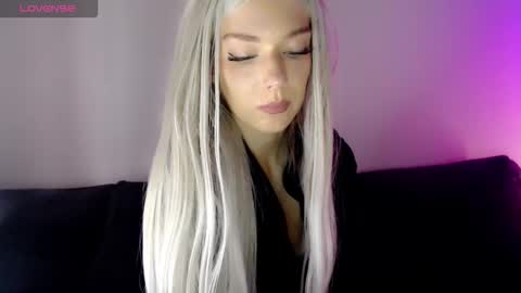 Isabella online show from 27, 9, 2025